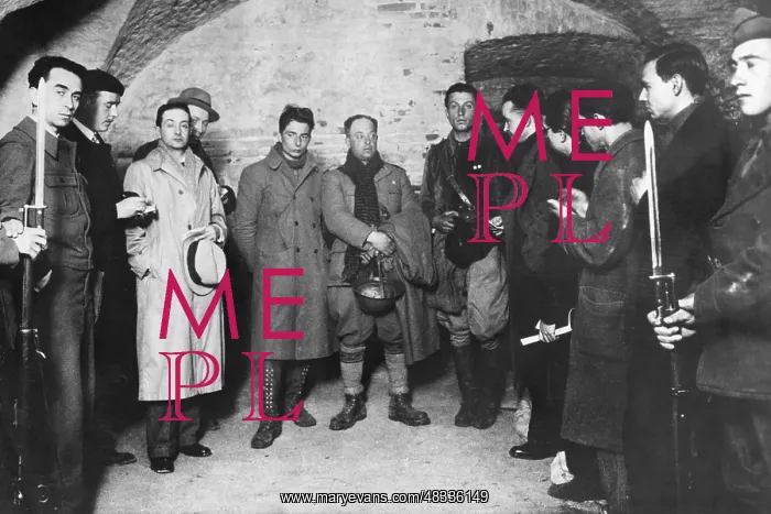 : Ernest Hemingway interviews captured Italian : Ernest Hemingway interviews captured Italian