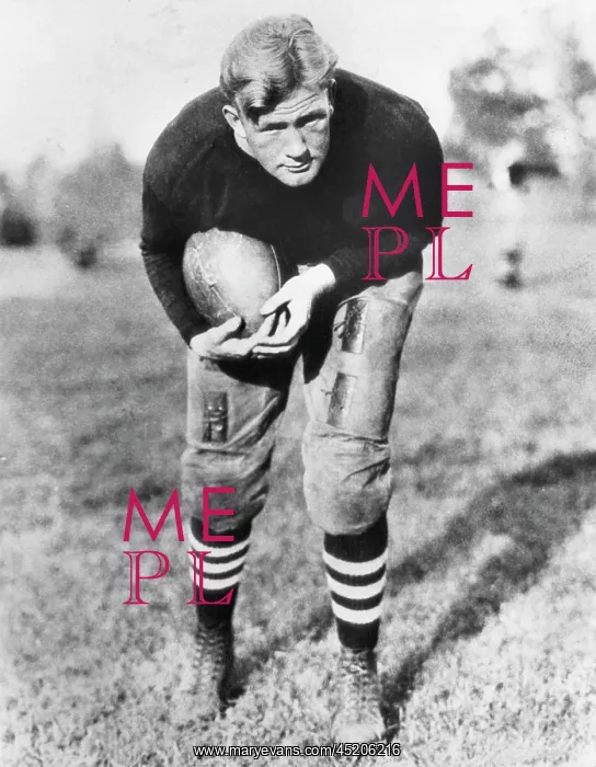 : Ernie Nevers (1902-1976), playing on the ? : Ernie Nevers (1902-1976), playing on the ?