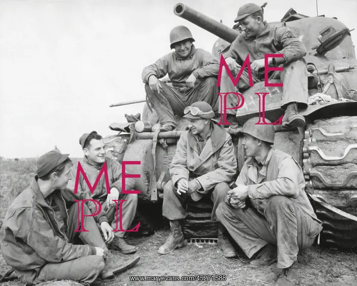 : Ernie Pyle, famous war correspondent, and a U.S : Ernie Pyle, famous war correspondent, and a U.S