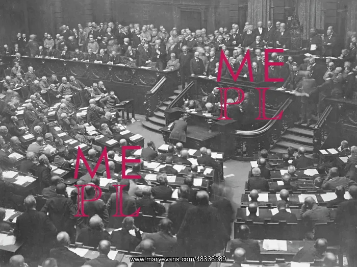 : Ernst Bassermann during a speech, 1916 : Ernst Bassermann during a speech, 1916