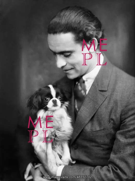 : Ernst Deutsch with a lapdog, 1927 : Ernst Deutsch with a lapdog, 1927