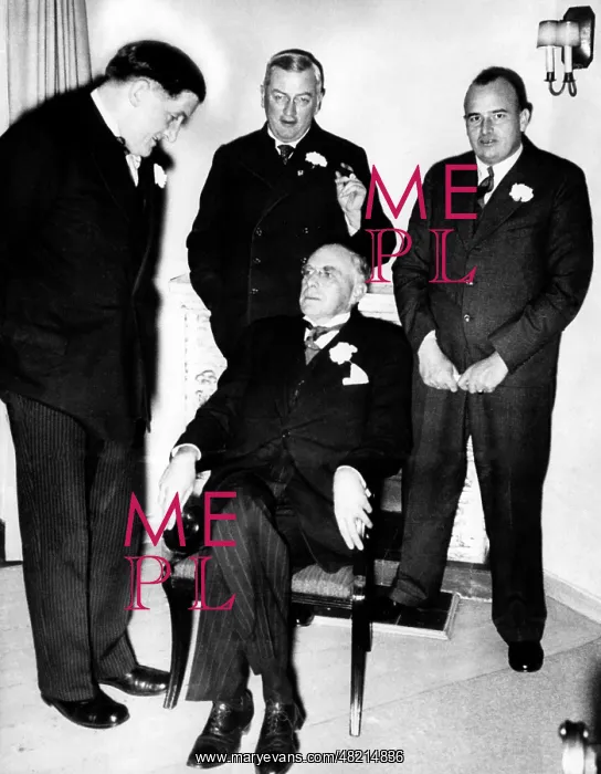 : Ernst Hanfstaengl Kenneth Brown + : Ernst Hanfstaengl Kenneth Brown +