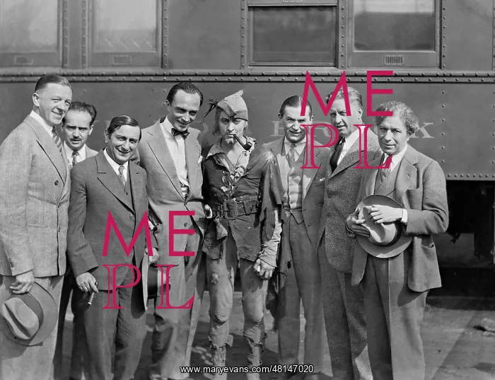 : Ernst Lubitsch at a reception at the train station in Hollyw : Ernst Lubitsch at a reception at the train station in Hollyw