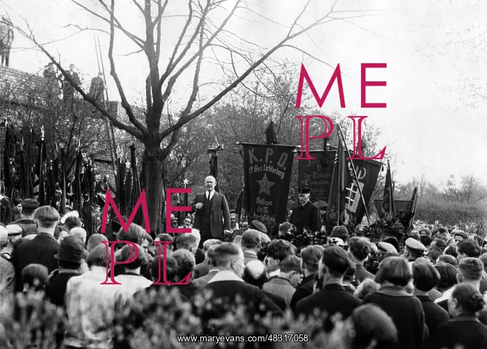 : Ernst Thaelmann speaks in Berlin, 1929 : Ernst Thaelmann speaks in Berlin, 1929