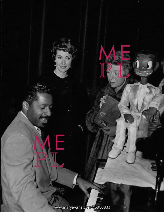 : Erroll Garner, jazz pianist, with Danielle Darrieux : Erroll Garner, jazz pianist, with Danielle Darrieux