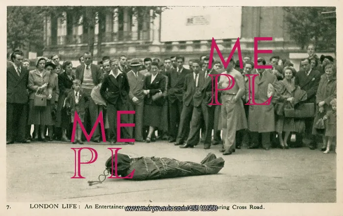 : Escapologist - Charing Cross Road, London : Escapologist - Charing Cross Road, London