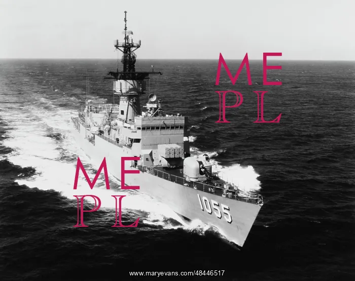 : Escort ship USS Hepburn (DE-1055) underway : Escort ship USS Hepburn (DE-1055) underway
