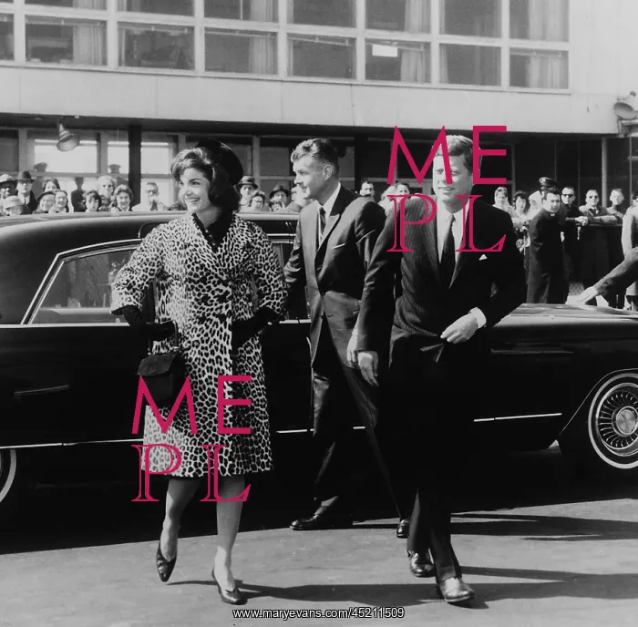 : Escorted by President Kennedy, Jacqueline ? : Escorted by President Kennedy, Jacqueline ?