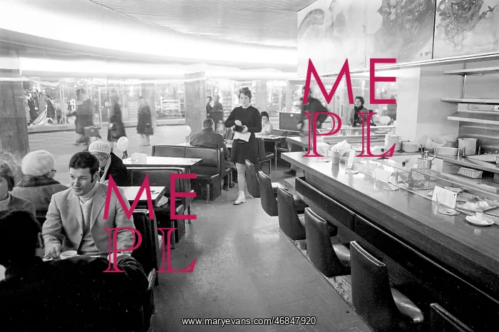 : Espresso in the opera passage : Espresso in the opera passage