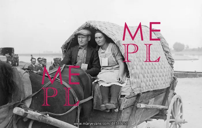 : Ethnic Germans on the way to Germany, 1939 : Ethnic Germans on the way to Germany, 1939