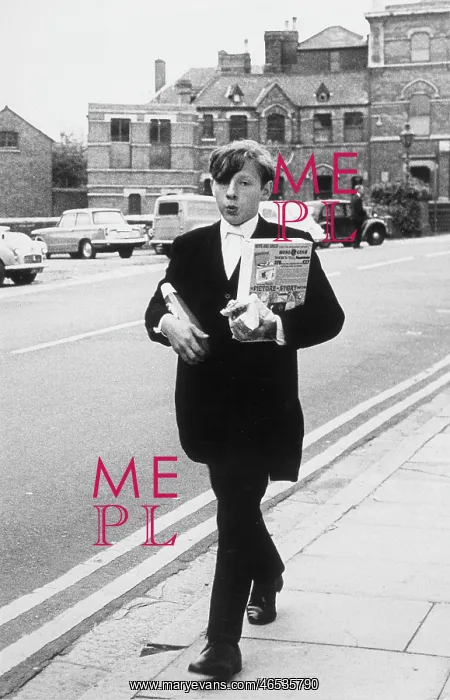 : ETON BOY IN STREET 1950S : ETON BOY IN STREET 1950S