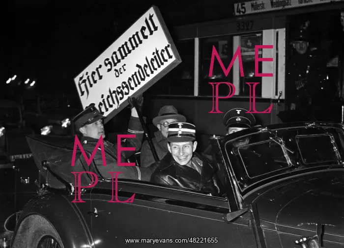 : Eugen Hadamovsky at a collection campaign, 1935 : Eugen Hadamovsky at a collection campaign, 1935