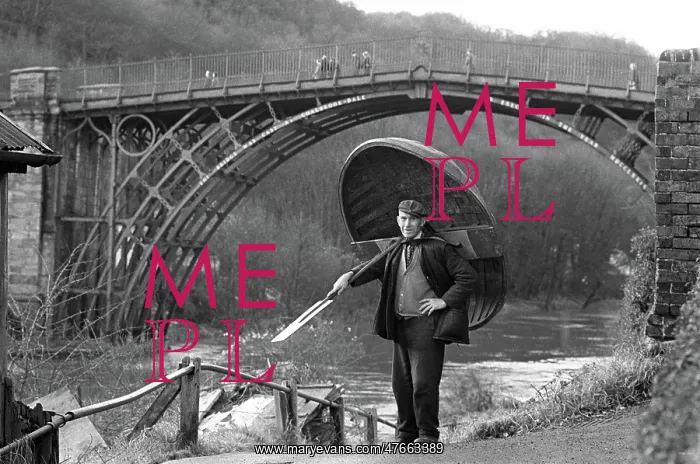 : Eustace Rogers, last coracle man of Ironbridge, Shropshire : Eustace Rogers, last coracle man of Ironbridge, Shropshire