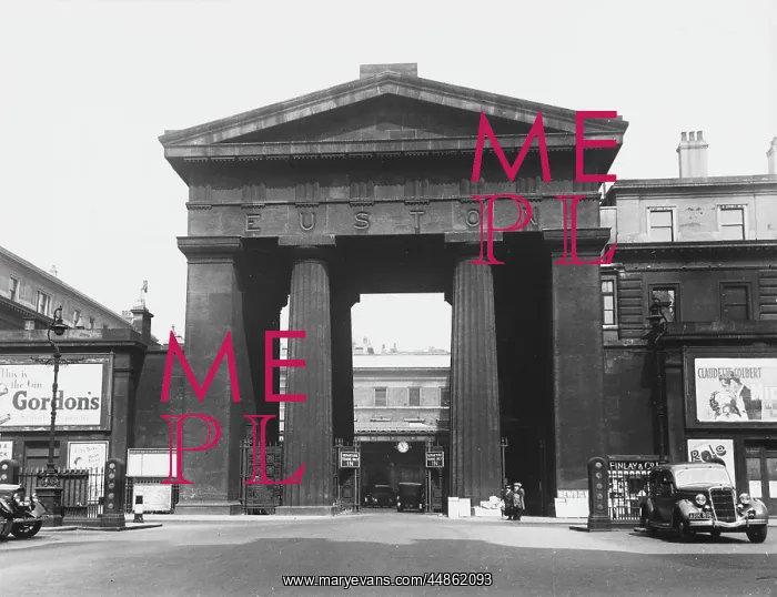 : EUSTON ARCH : EUSTON ARCH