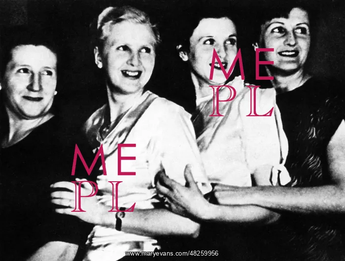 : The Eva Brauns family, 20s : The Eva Brauns family, 20s