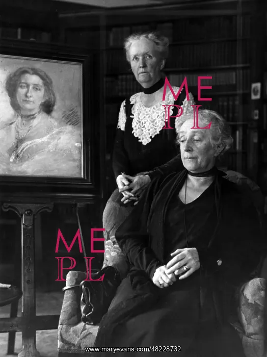 : Eva Chamberlain-Wagner and Countess Gravina, 1936 : Eva Chamberlain-Wagner and Countess Gravina, 1936