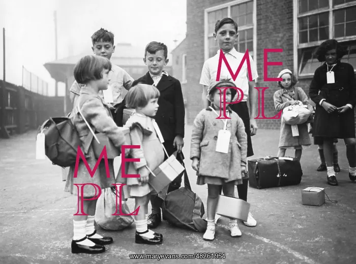 : Evacuation exercise at London schools, 1939 : Evacuation exercise at London schools, 1939