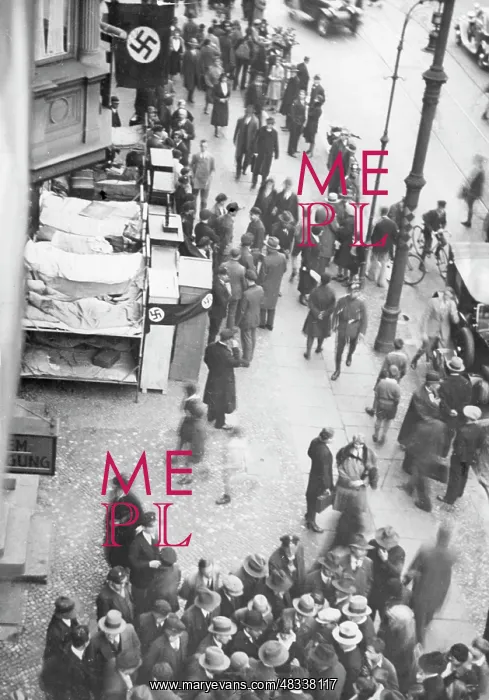 : Evacuation of an SA-Heim, 1931 : Evacuation of an SA-Heim, 1931