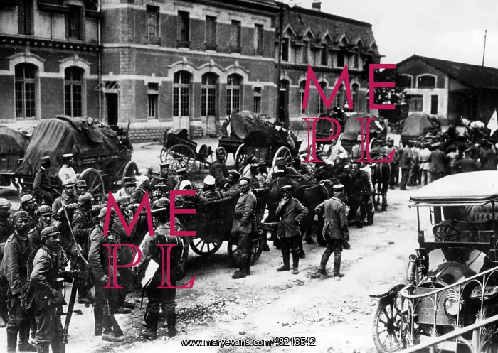 : Evacuation of wounded soldiers, 1914 : Evacuation of wounded soldiers, 1914