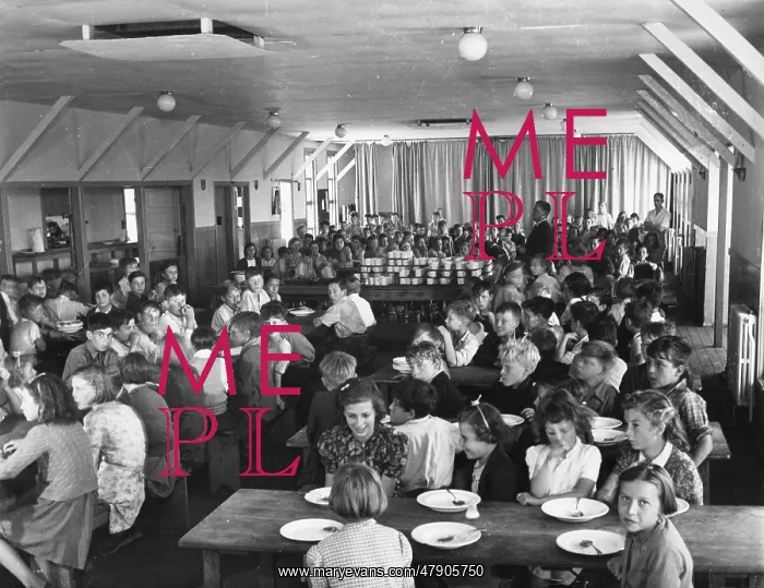  : Evacuee children's school WWII
