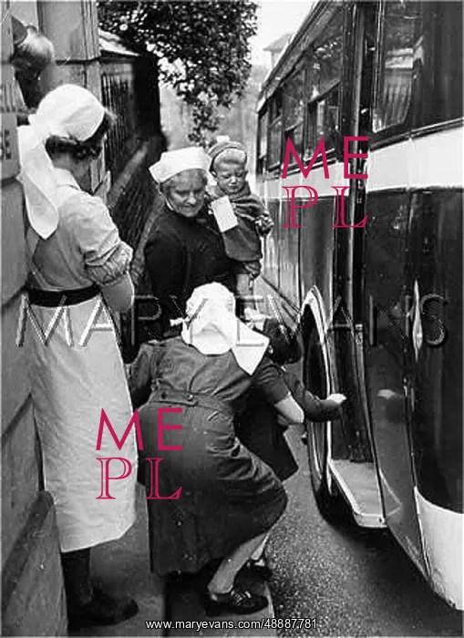 : EVACUEE GIRL SAYS BYE : EVACUEE GIRL SAYS BYE