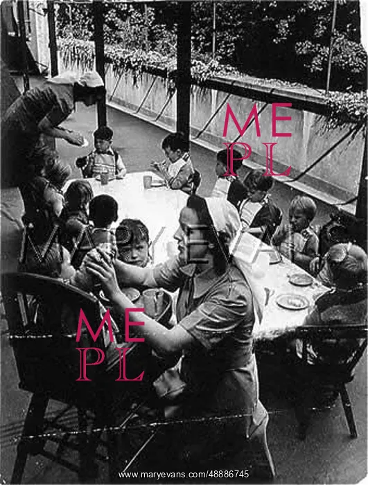  : EVACUEES DINNER