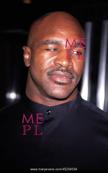: Evander Holyfield at premier of In Too ? : Evander Holyfield at premier of In Too ?