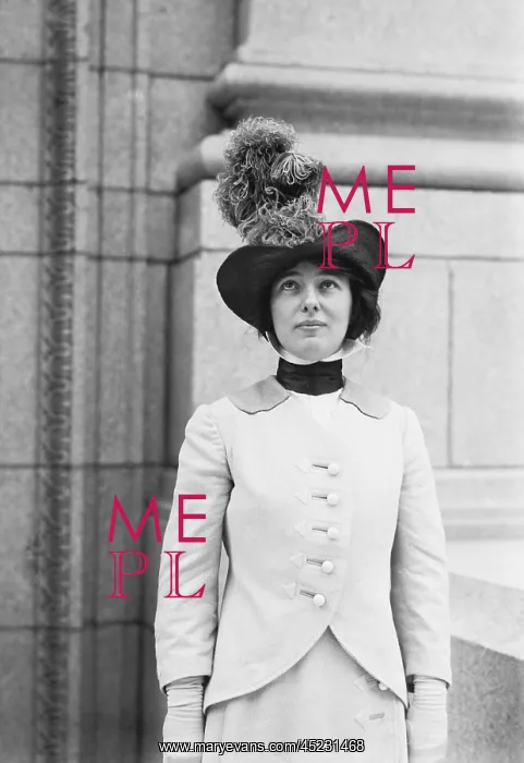 : Evelyn Nesbit Thaw (1884-1967), posing for ? : Evelyn Nesbit Thaw (1884-1967), posing for ?
