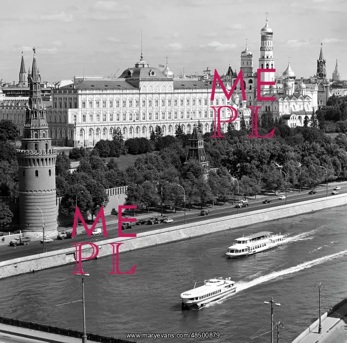 : Evening Moscow, 1983 : Evening Moscow, 1983