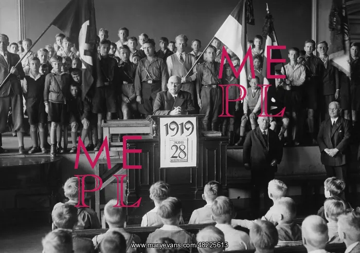 : Event against the Treaty of Versailles at a school in Be : Event against the Treaty of Versailles at a school in Be