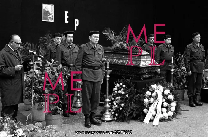 : Evzen Plocek - funeral - self-immolation : Evzen Plocek - funeral - self-immolation