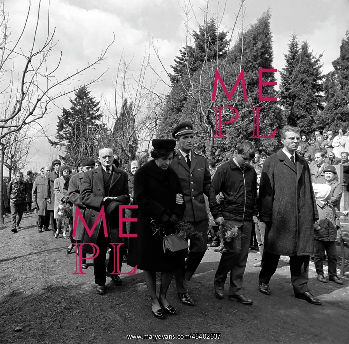 : Evzen Plocek - funeral - self-immolation : Evzen Plocek - funeral - self-immolation