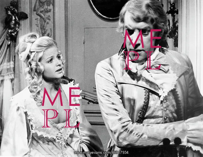 : Ewa Aulin - Donald Sutherland : Ewa Aulin - Donald Sutherland