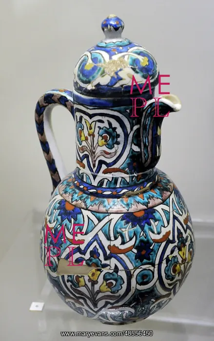 : Ewer. Kutahya. 19th-20th centuries : Ewer. Kutahya. 19th-20th centuries