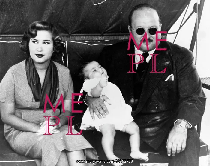 : Ex-King Farouk of Egypt with wife and son in Capri : Ex-King Farouk of Egypt with wife and son in Capri