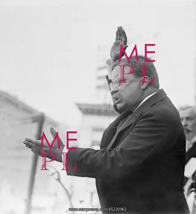 : Ex-president Theodore Roosevelt gesticulating ? : Ex-president Theodore Roosevelt gesticulating ?