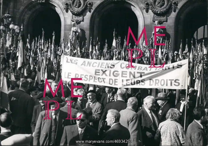 : Ex-servicemen demonstrate for higher pensions, Paris : Ex-servicemen demonstrate for higher pensions, Paris