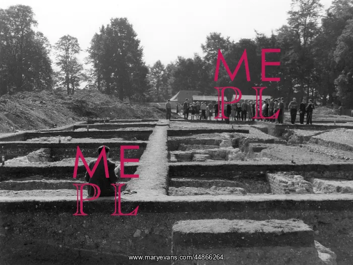 : EXCAVATING NONSUCH 1959 : EXCAVATING NONSUCH 1959