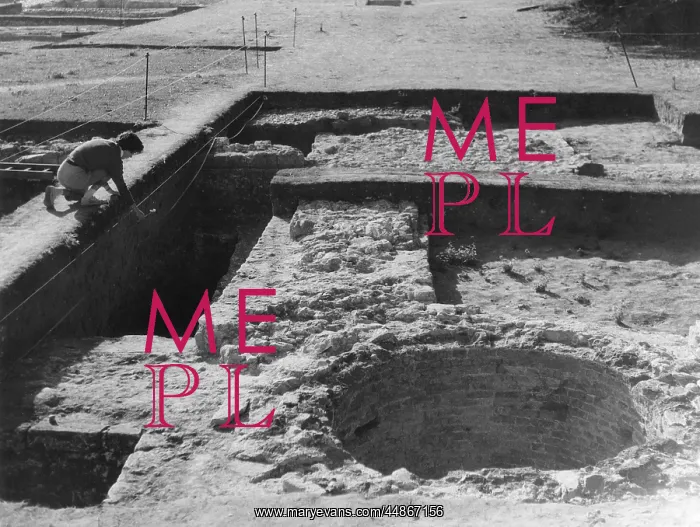 : EXCAVATING NONSUCH 1959 : EXCAVATING NONSUCH 1959