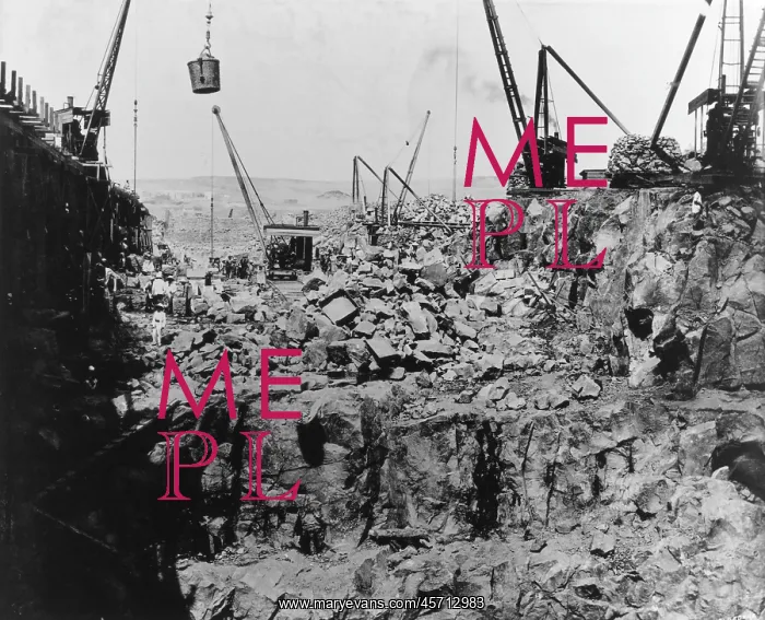: Excavation for Aswan Dam, Egypt : Excavation for Aswan Dam, Egypt