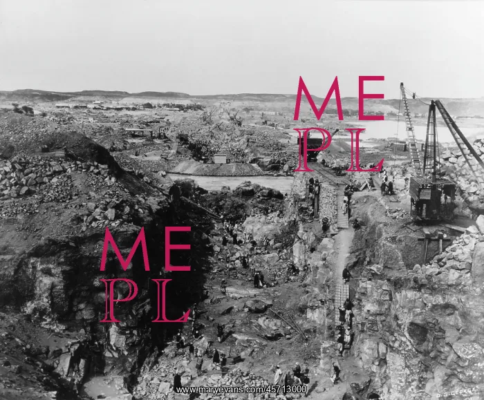 : Excavation along line of Aswan Dam, Egypt : Excavation along line of Aswan Dam, Egypt