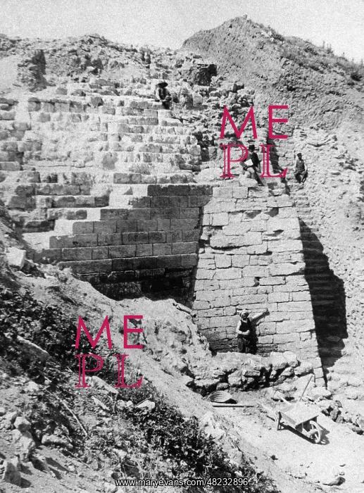 : Excavations in Troy, 1880s : Excavations in Troy, 1880s