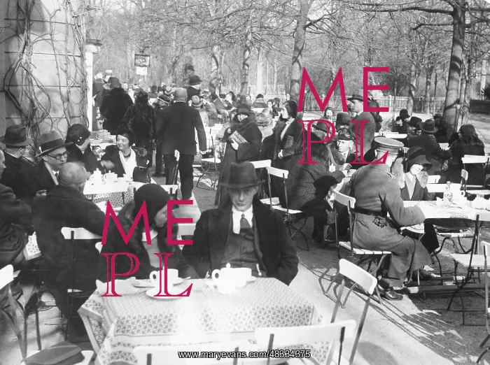 : Excursion restaurant in Berlin, 1931 : Excursion restaurant in Berlin, 1931