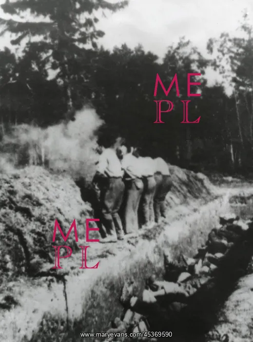 : Execution of Soviet (Russia) men on the edge of : Execution of Soviet (Russia) men on the edge of