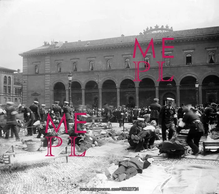 : Exercise for emergency medical services in Munich, 1901 : Exercise for emergency medical services in Munich, 1901