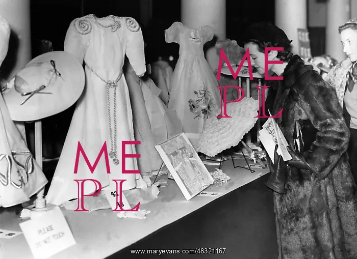 : Exhibition of dolls that Elizabeth II received : Exhibition of dolls that Elizabeth II received