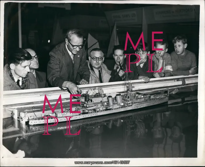 : Exhibition of model ships in Westminster, London : Exhibition of model ships in Westminster, London