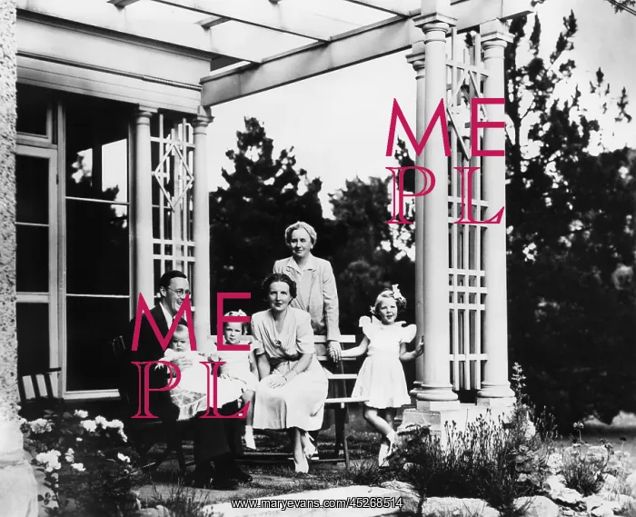 : The exiled Dutch Royal Family : The exiled Dutch Royal Family