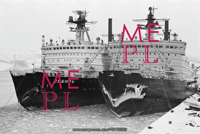 : Expedition of Sibir and Arktika icebreakers to North Pole : Expedition of Sibir and Arktika icebreakers to North Pole