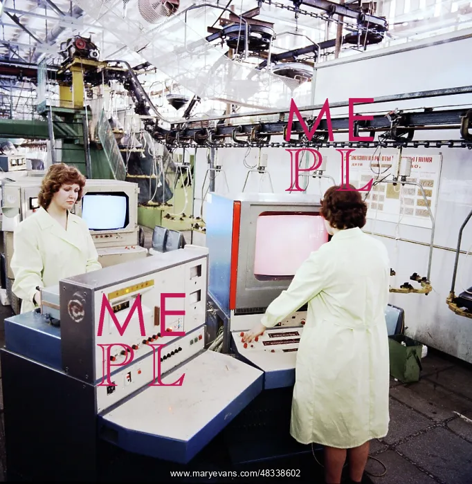 : Experimental laboratory for coloured cathode ray tubes, 1981 : Experimental laboratory for coloured cathode ray tubes, 1981